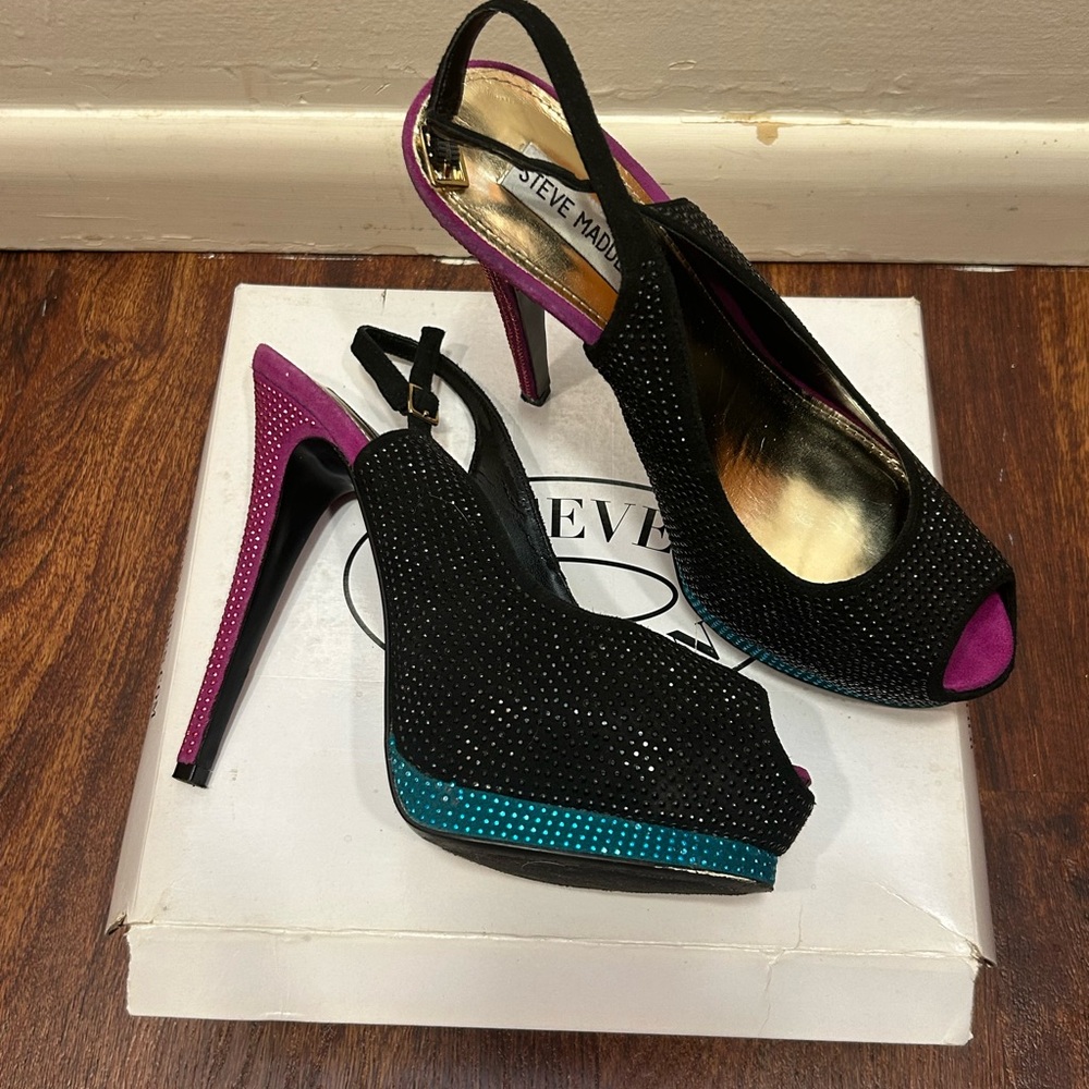 Steve Madden Black and Pink Peep-Toe Heels
